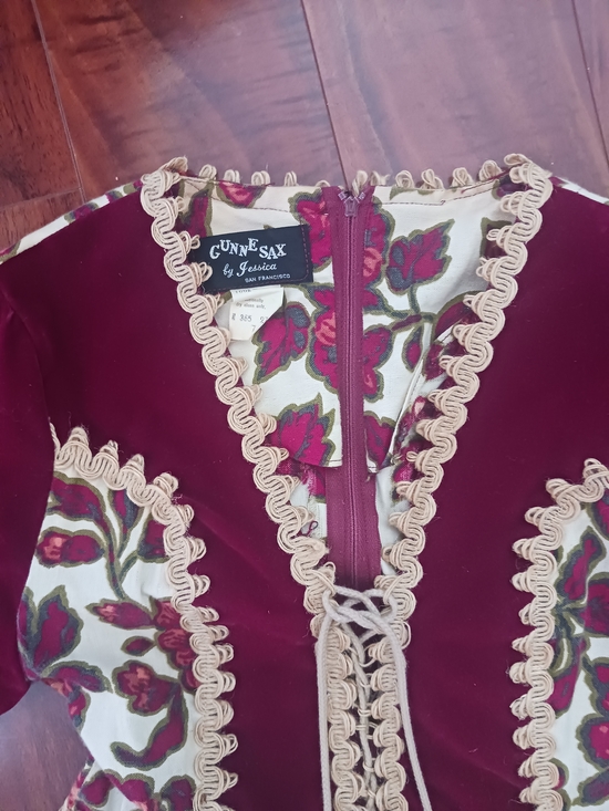 Gunne Sax Dresses & Skirts - Gunne Sax by Jessica Burgundy Velvet Floral Trim Dress